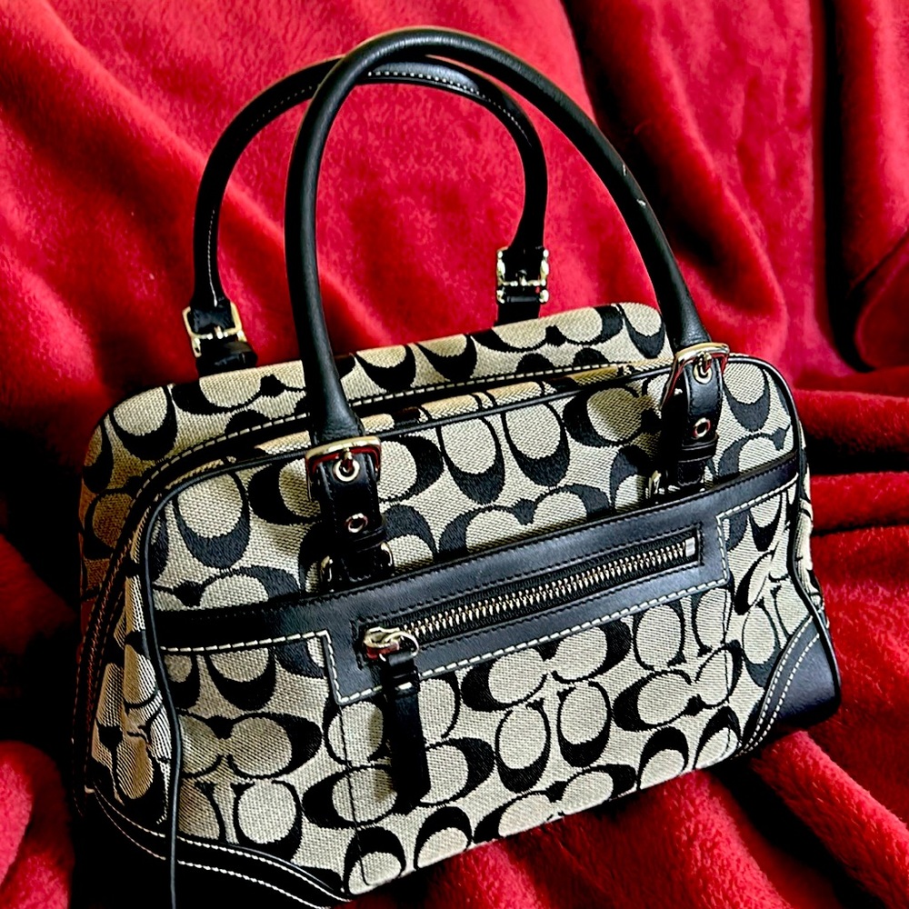 Coach K05W-8K05 no call outs gray and black 3 exterior + interior pocket